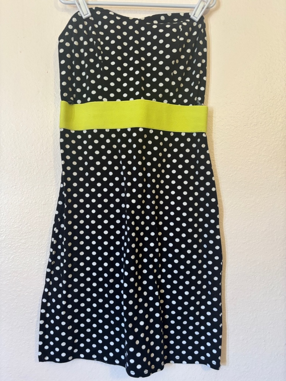 Woman’s Retro Strapless Black and White Polka Dot Dress, Yellow Belt Size XS
